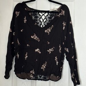 LOVESTITCH Blouse Top Open Back Crochet Size Medium Juniors Long Sleeve